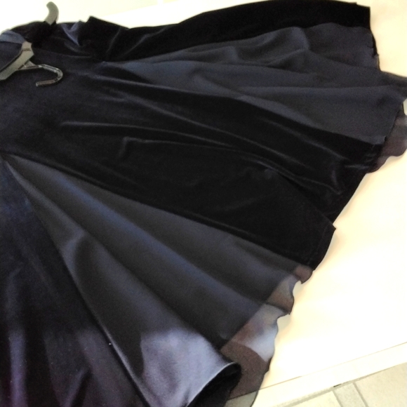 Ladies navy blue evening gown, size 14 - Picture 7 of 14